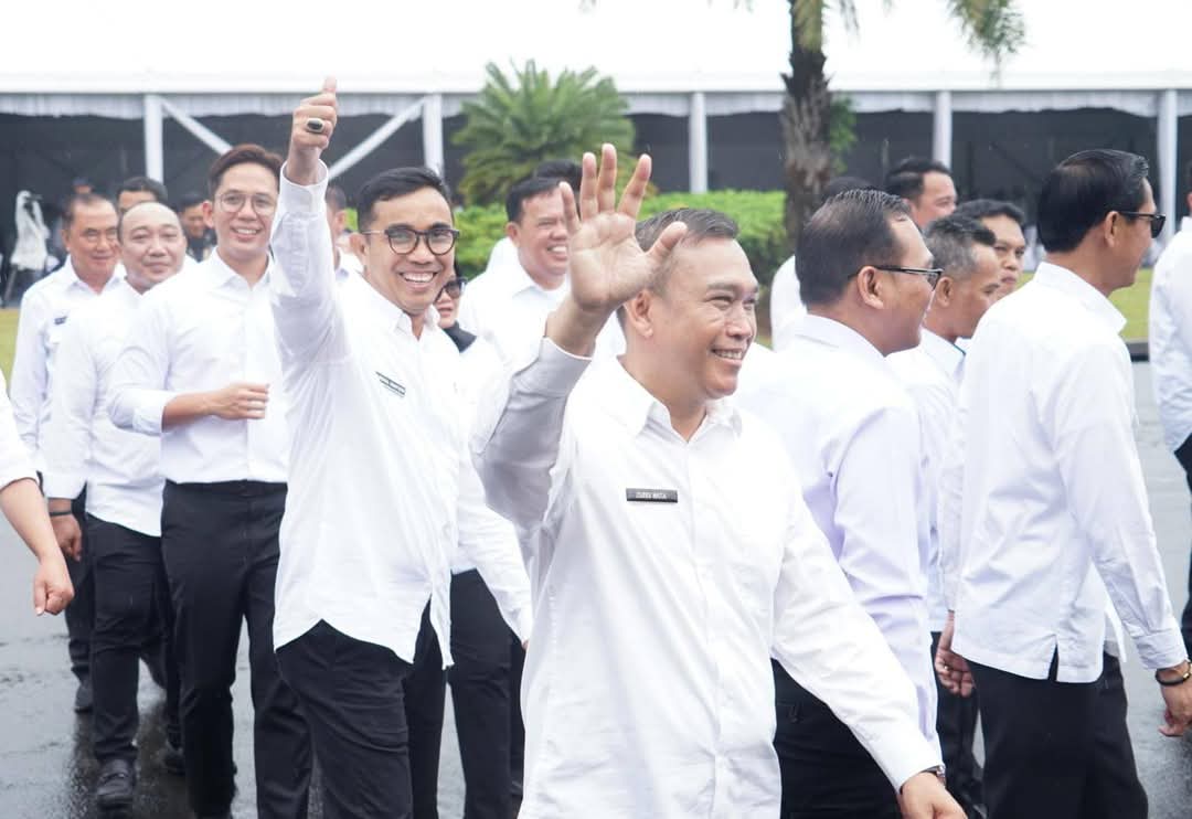 Hujan Rintik, Bupati Dan Wakil Bupati Terpilih Kabupaten Kepahiang Tetap Semangat Ikuti Gladi