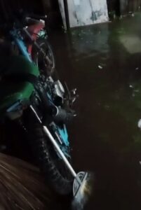 Drainase Tertutup Pasir, Rumah Warga Kelurahan Pensiunan Kepahiang Dimasuki Air