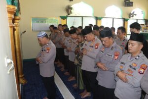 Tiga Anggota Polri Gugur, Jajaran Polres Kepahiang Laksanakan Sholat Ghaib