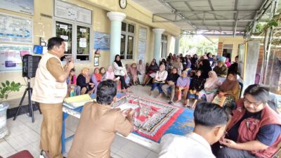 Bentuk Transparansi, Dinsos Kepahiang Bagikan KKS Dan Butab Kepada KPM se-Kabupaten Kepahiang Bentuk Transparansi, Dinsos Kepahiang Bagikan KKS Dan Butab Kepada KPM se-Kabupaten Kepahiang