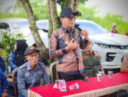 Prihatin Dengan Kondisi Warganya Alami Musibah Kebakaran, Bupati Salurkan Bantuan