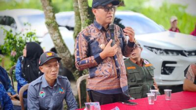 Prihatin Dengan Kondisi Warganya Alami Musibah Kebakaran, Bupati Salurkan Bantuan