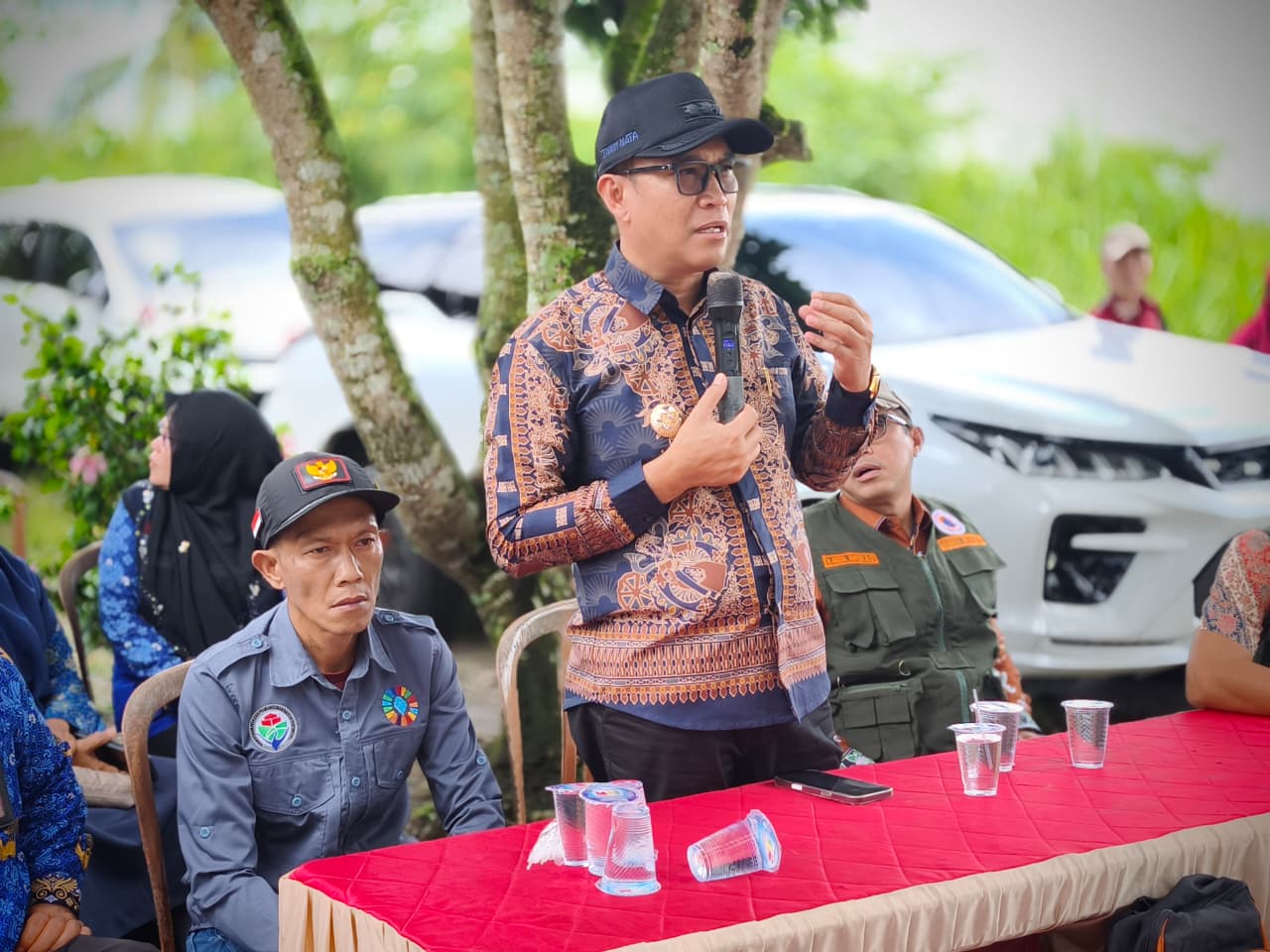 Prihatin Dengan Kondisi Warganya Alami Musibah Kebakaran, Bupati Salurkan Bantuan
