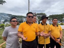 SERIUS TINDAKLANGSUNG INSTRUKSI PRESIDEN! Jajaran Polres Kepahiang Pimpin Gotong Royong Rutin, Di Taman Santoso