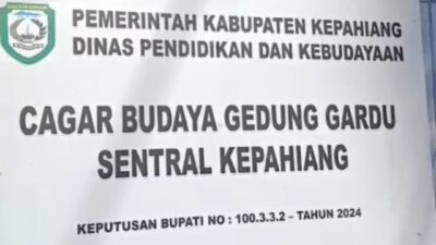 Dinas Pendidikan Dan Kebudayaan Kepahiang Gelar Kerja Bakti Di Cagar Budaya Gardu Sentral PLN