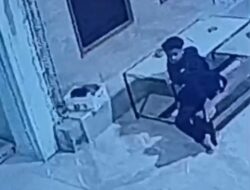 Untuk Ketiga Kalinya! Kotak Amal Masjid Al-Hidayah Di Desa Permu Bawah Kepahiang Raib Dibobol Maling, Terekam CCTV