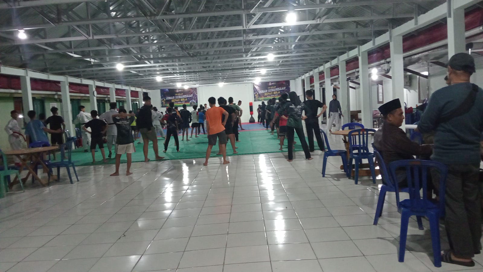 Meriah! Nobar Piala Dunia di Kodim 0409 Dilengkapi Turnamen Gaple dan Song Berhadiah