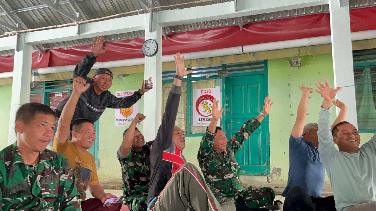 Nobar Kebangsaan Piala Dunia 2026 di Makodim 0409, TNI dan Warga Larut dalam Kebersamaan