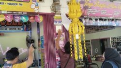 Stiker Keluarga Miskin Ditutupi Stiker Usaha, Dinsos Kepahiang Anggap Penerima Mundur Dari Bansos Stiker Keluarga Miskin Ditutupi Stiker Usaha, Dinsos Kepahiang Anggap Penerima Mundur Dari Bansos