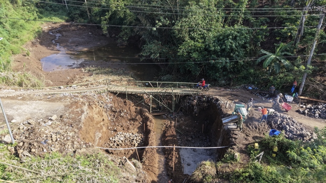 Kodim 0409/Rejang Lebong Wujudkan Harapan Warga, Pembangunan Jembatan Perintis Garuda Dusun Sawah Capai 11 Persen