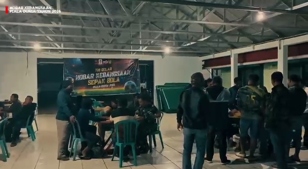 Aula Kodim Bergemuruh! Nobar Piala Dunia Jadi Ajang Pererat Kedekatan TNI dan Rakyat Aula Kodim Bergemuruh! Nobar Piala Dunia Jadi Ajang Pererat Kedekatan TNI dan Rakyat