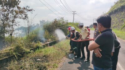 Api Mengamuk Dua Kali! Lahan Ujan Mas hingga Kompleks Perkantoran Kelobak Terbakar