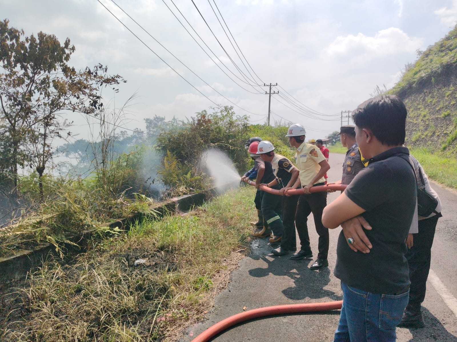 Api Mengamuk Dua Kali! Lahan Ujan Mas hingga Kompleks Perkantoran Kelobak Terbakar