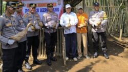 50 Bebek Kamtibmas Diserahkan ke Warga Air Hitam, Polres Kepahiang Punya Misi Besar 50 Bebek Kamtibmas Diserahkan ke Warga Air Hitam, Polres Kepahiang Punya Misi Besar