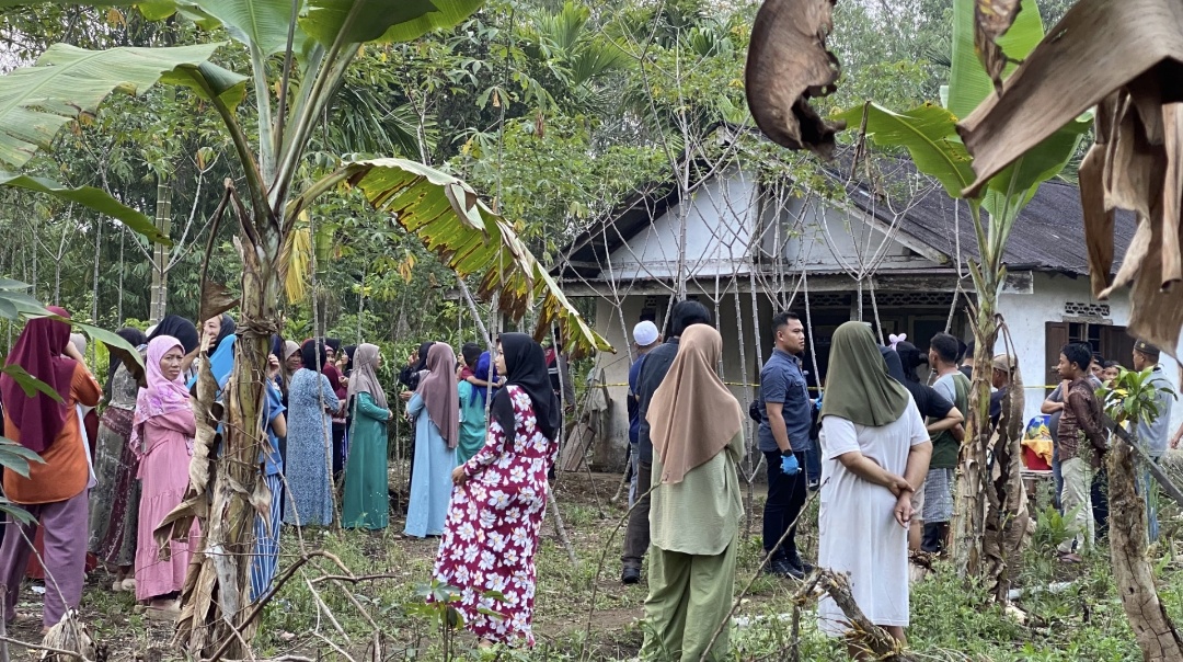 Puluhan Tahun Jadi Perantau di Kepahiang, Subowo Tutup Usia Seorang Diri, Warga Antar ke Peristirahatan Terakhir Puluhan Tahun Jadi Perantau di Kepahiang, Subowo Tutup Usia Seorang Diri, Warga Antar ke Peristirahatan Terakhir