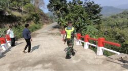Jembatan Perintis Garuda Jadi Jalur Vital Warga, Babinsa Turun Langsung Pastikan Kondisinya