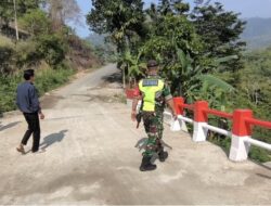Jembatan Perintis Garuda Jadi Jalur Vital Warga, Babinsa Turun Langsung Pastikan Kondisinya