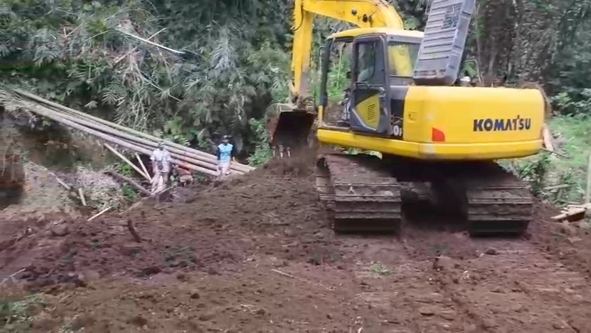 Excavator Mulai Bekerja, Jembatan Perintis Garuda Dibangun, Jadi Harapan 2.900 Warga Air Meles Bawah