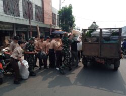 Sambut HUT ke-81 TNI, Kodim 0409/RL Bersihkan Sampah Pasar Pagi Kepahiang
