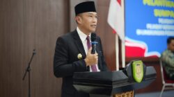 Lantik Hartono Jadi Sekda Kepahiang, Bupati Sentil Pejabat: Hati-Hati dengan Kekuasaan, Harta dan Kedekatan! Lantik Hartono Jadi Sekda Kepahiang, Bupati Sentil Pejabat: Hati-Hati dengan Kekuasaan, Harta dan Kedekatan!